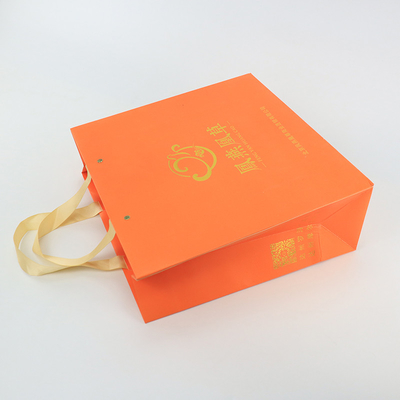 Il regalo di compera bollato lucido Logo Paper Bags With Rope su ordinazione tratta